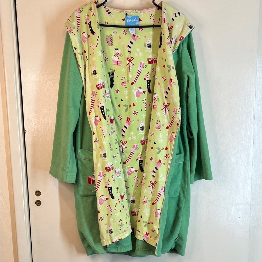 Nick & Nora Green Robe W/ Christmas Print size S/M